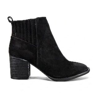 Blondo Noa Ankle Boots • Waterproof